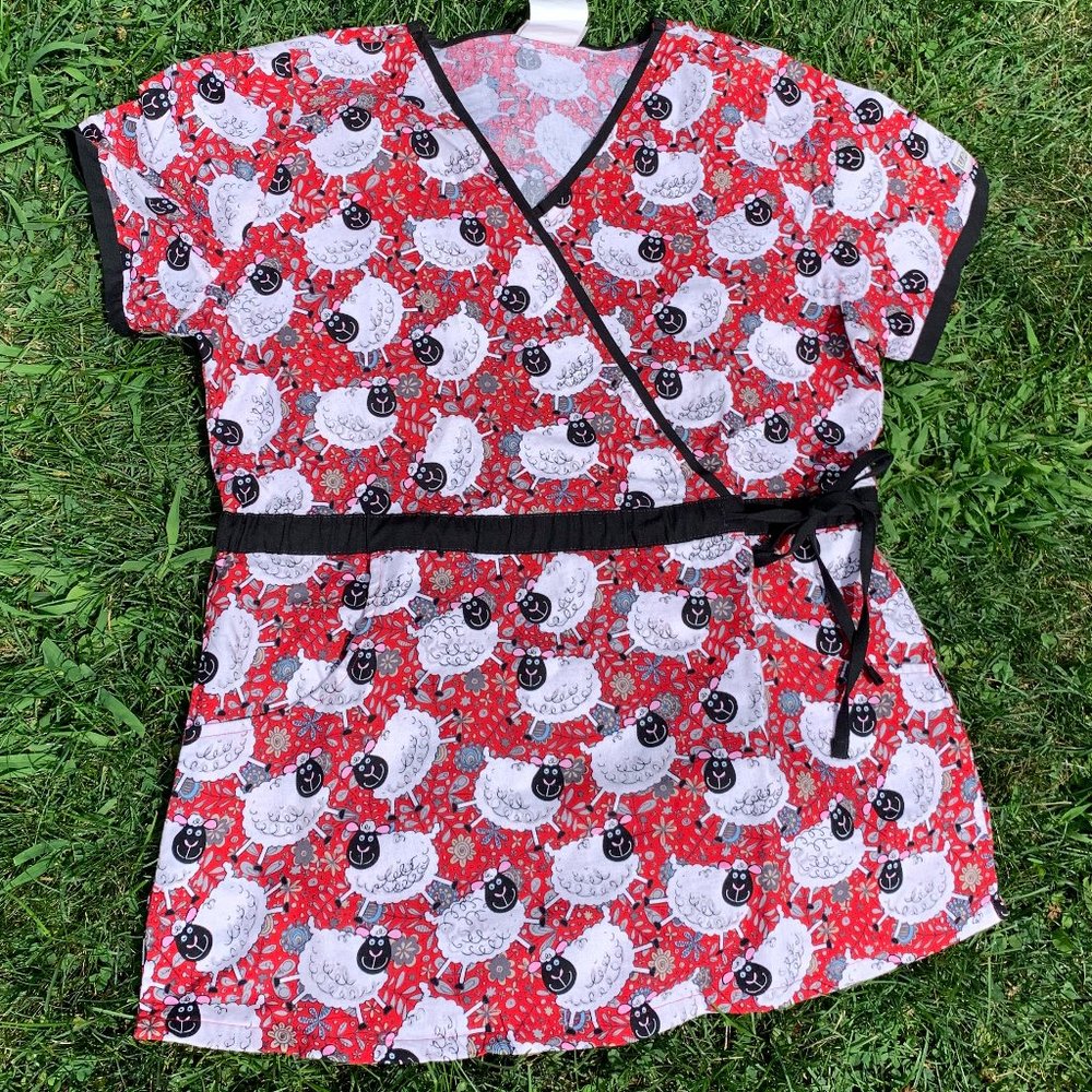 "UA-Uniform Advantage Scrubs" scrub top, M, EUC